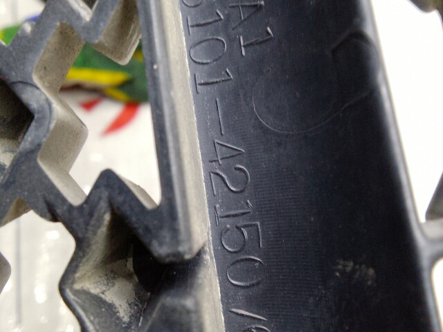 Решетка радиатора TOYOTA RAV4 