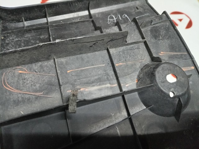 Накладка на радиатор TOYOTA Avensis 