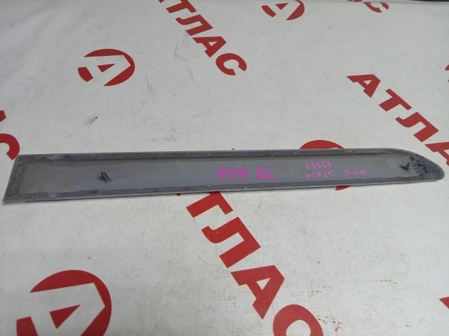 Молдинг TOYOTA FunCargo 