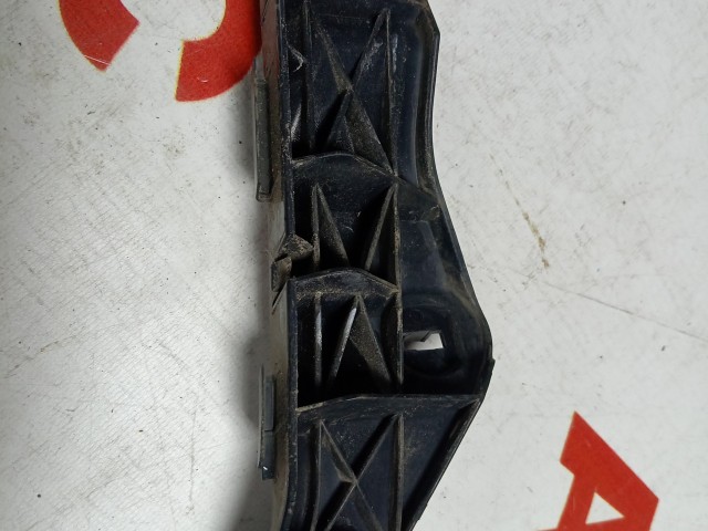 Крепление бампера TOYOTA Ist 