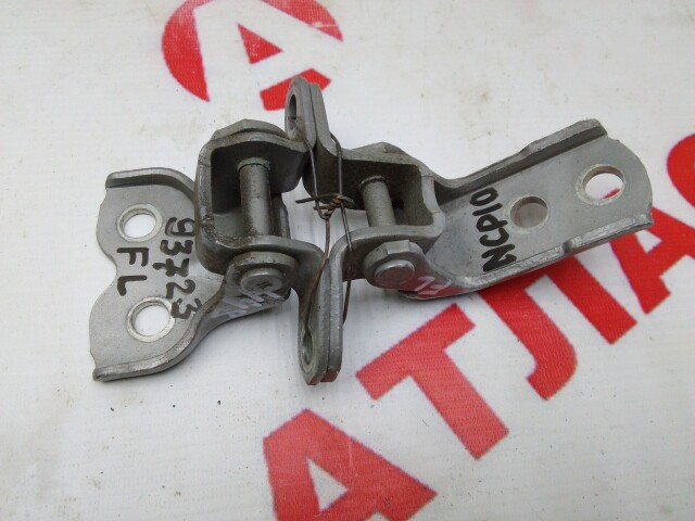 Кронштейны двери TOYOTA Vitz 