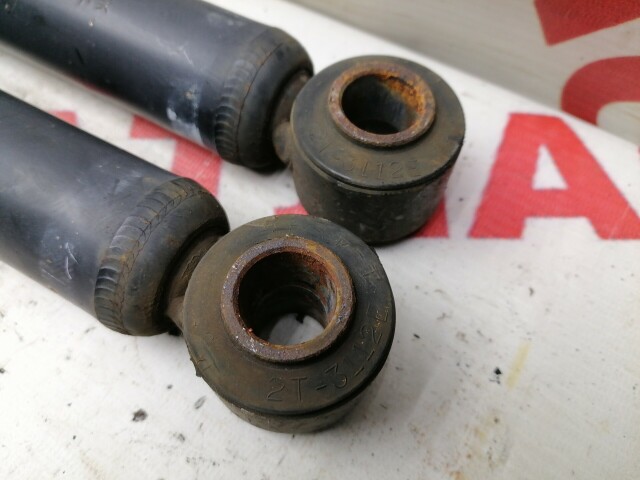 Амортизатор TOYOTA Vitz 