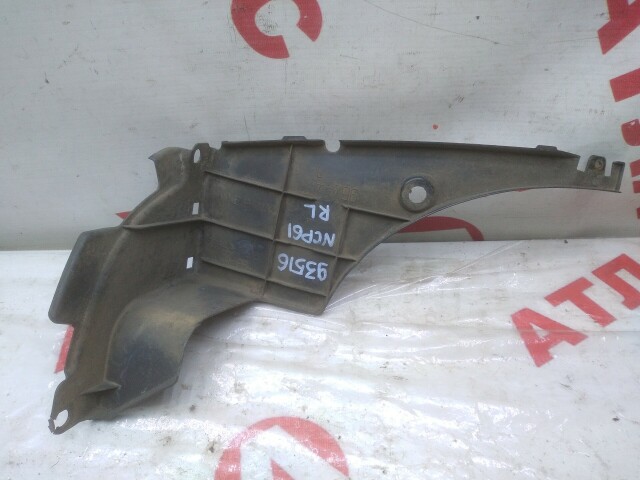 Подкрылок TOYOTA Ist 