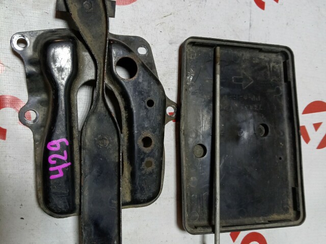 Крепление аккумулятора TOYOTA Corolla 