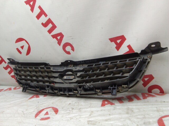 Решетка радиатора NISSAN Sunny 