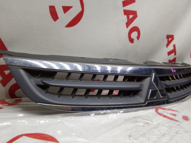 Решетка радиатора MITSUBISHI Colt 