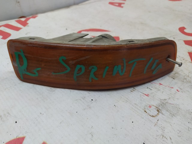 Повторитель в бампер TOYOTA Sprinter 