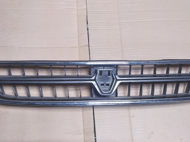 Решетка радиатора TOYOTA Corolla 