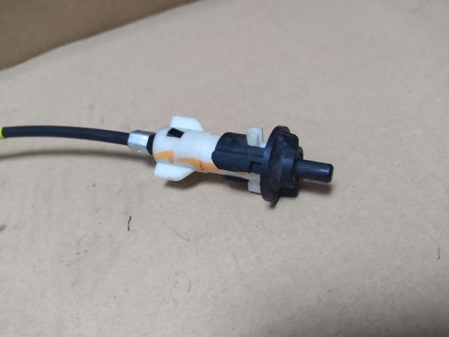 Замок лючка бензобака TOYOTA Harrier 