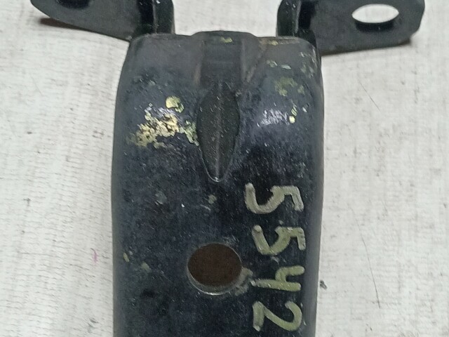 Кронштейны двери NISSAN Presage 