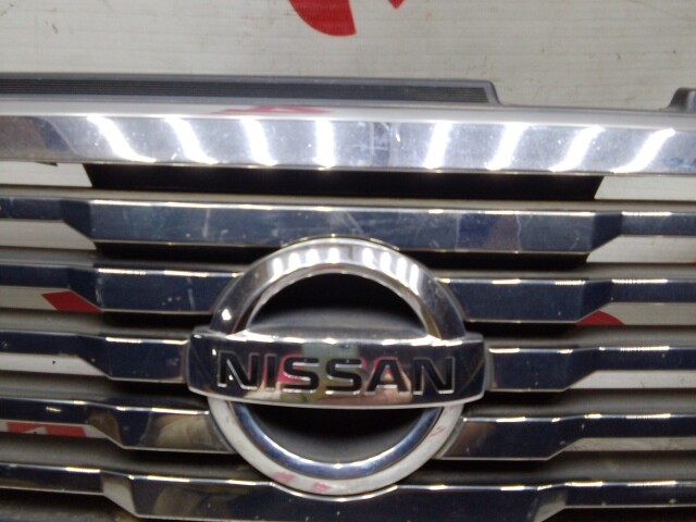 Решетка радиатора NISSAN Sunny 