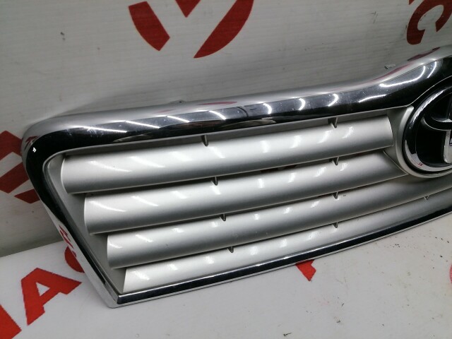 Решетка радиатора TOYOTA Avensis 