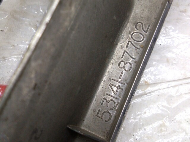 Решетка радиатора DAIHATSU Pyzar 