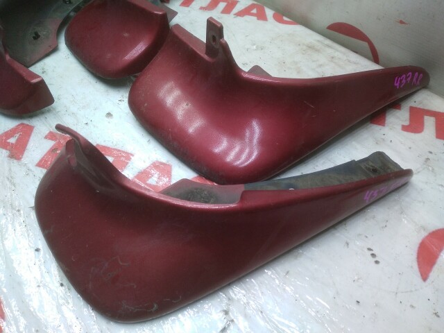 Брызговик MAZDA Premacy 