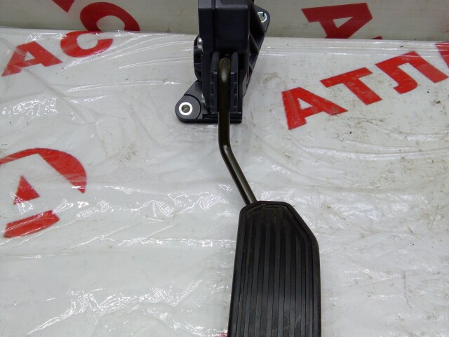 Педаль газа TOYOTA Camry 