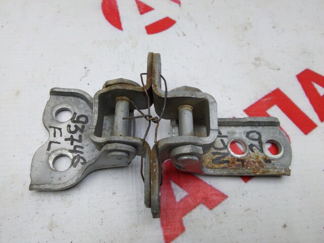 Кронштейны двери TOYOTA FunCargo 