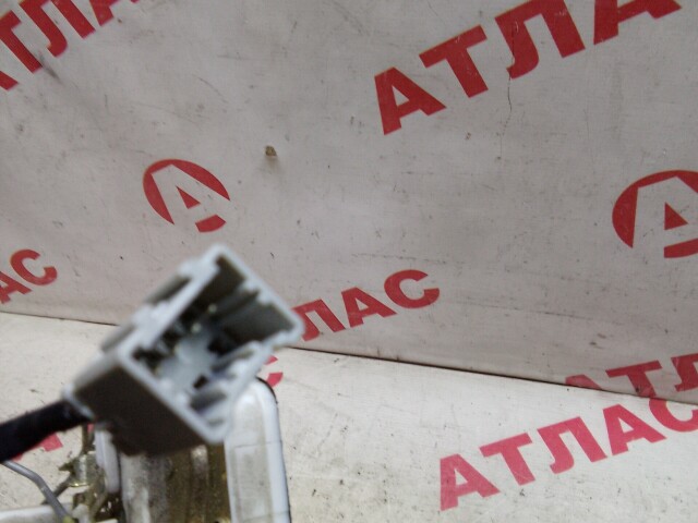 Замок двери HONDA Stepwgn 