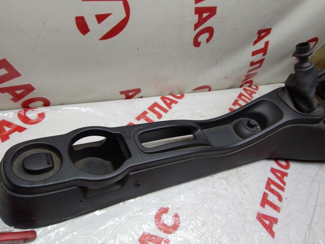 Консоль между сиденьями RENAULT Duster 