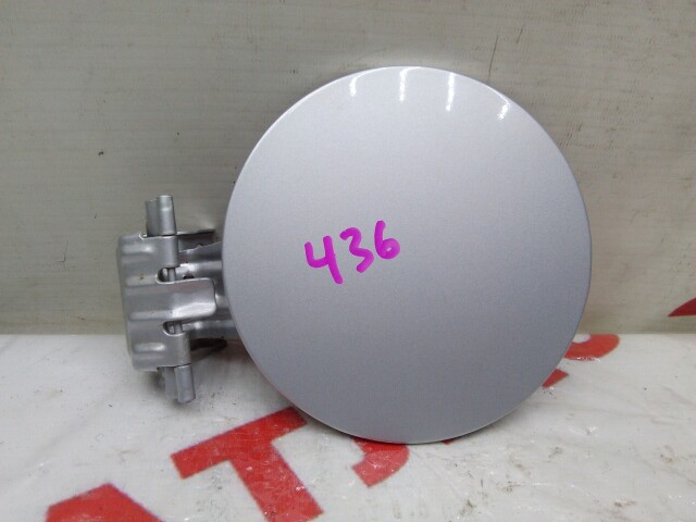 Лючок бензобака TOYOTA Ist 