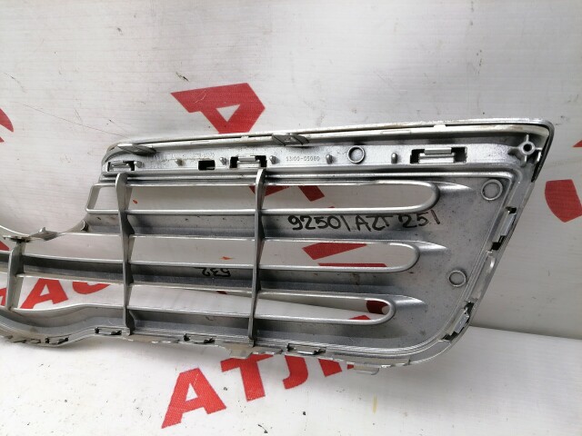 Решетка радиатора TOYOTA Avensis 