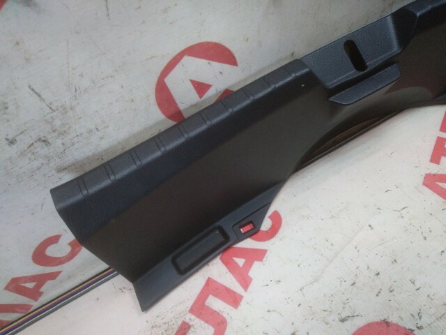 Накладка замка багажника TOYOTA Vitz 