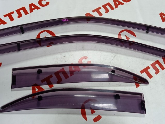 Ветровик NISSAN Sunny 