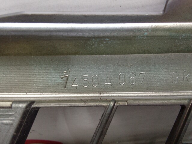 Решетка радиатора MITSUBISHI Colt 