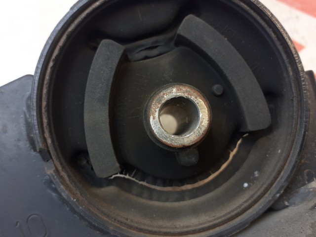 Подушка ДВС NISSAN Sunny QG15-DE