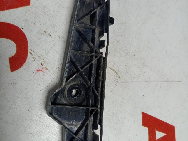 Крепление бампера TOYOTA Corolla Spacio 