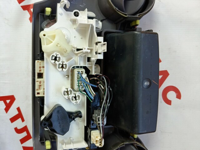 Блок управления печкой и кондиционером TOYOTA Platz 