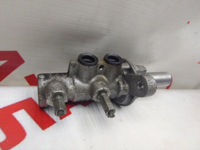 Главный тормозной цилиндр TOYOTA Camry 2AZ-FE