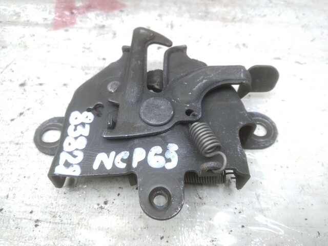 Замок капота TOYOTA Ist 