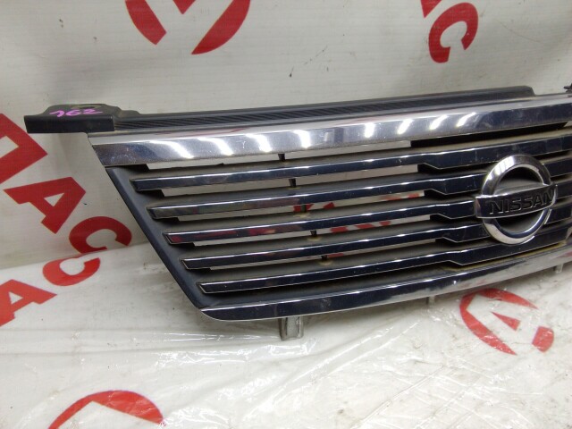 Решетка радиатора NISSAN Sunny 