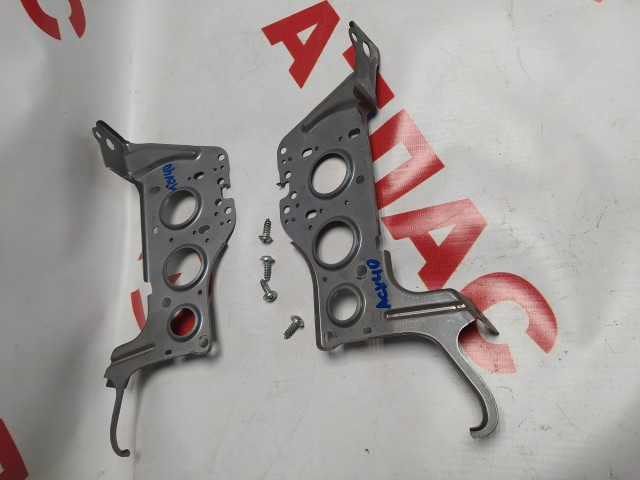 Крепление  TOYOTA Camry 