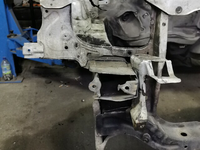 Лонжерон TOYOTA Corona Premio 