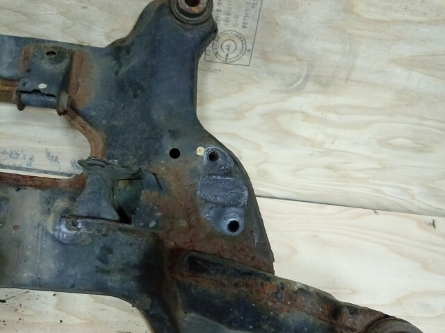 Балка поперечная NISSAN X-Trail 