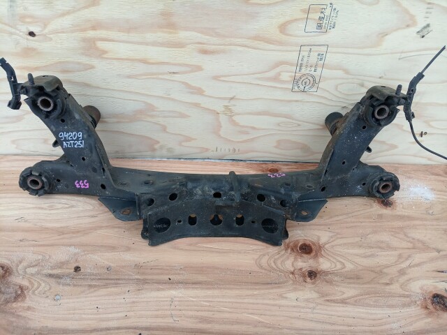 Балка задняя TOYOTA Avensis 