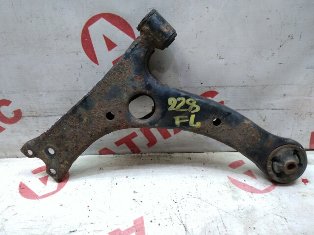 Рычаг TOYOTA Avensis 