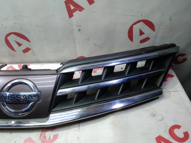 Решетка радиатора NISSAN Tiida 
