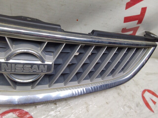 Решетка радиатора NISSAN Sunny 