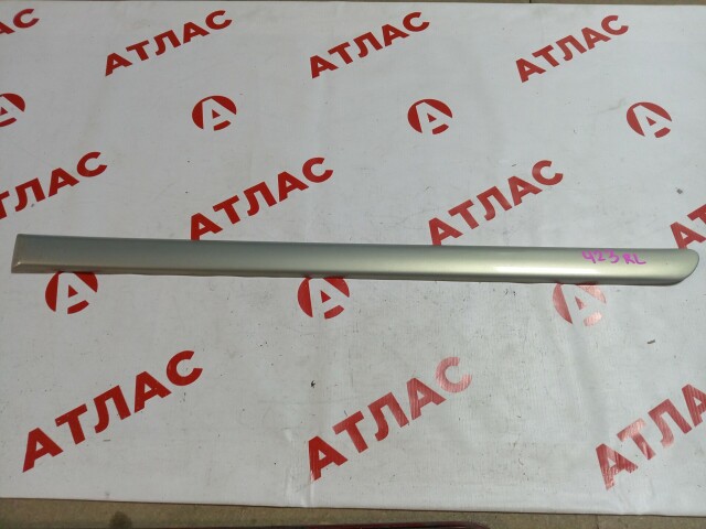 Молдинг TOYOTA Avensis 