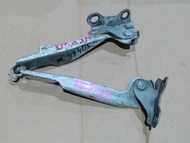 Кронштейны капота TOYOTA FunCargo 