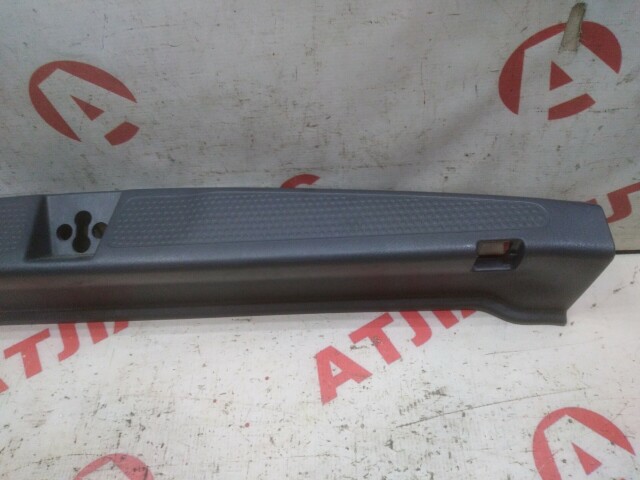 Накладка замка багажника HONDA Stream 