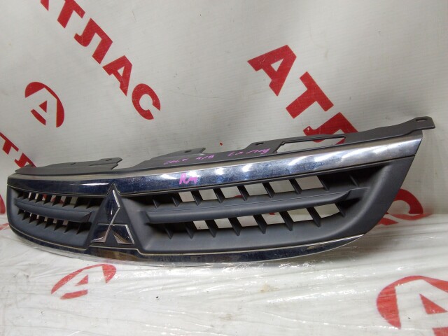 Решетка радиатора MITSUBISHI Colt 