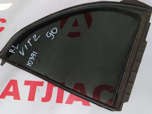 Треугольник (стекло) TOYOTA Vitz 