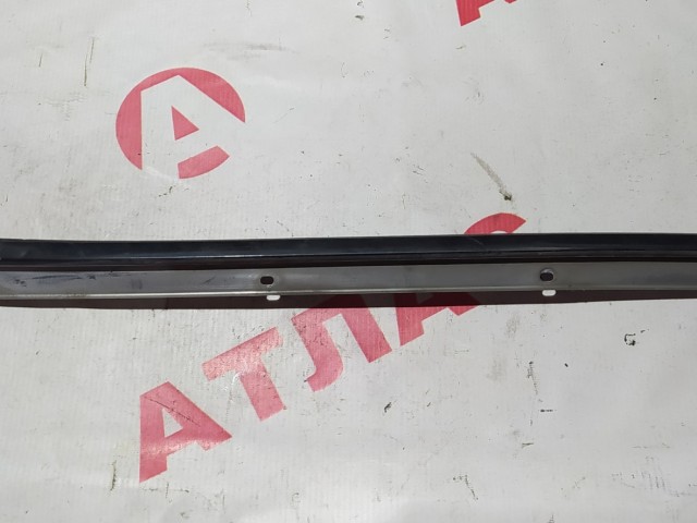 Молдинг лобового стекла NISSAN Primera 