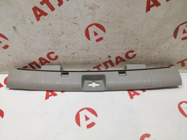 Накладка замка багажника NISSAN X-Trail 