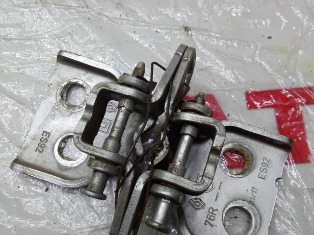 Кронштейны двери RENAULT Duster 