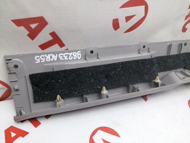 Накладка замка багажника TOYOTA Estima 