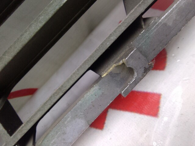 Решетка радиатора NISSAN Cefiro 